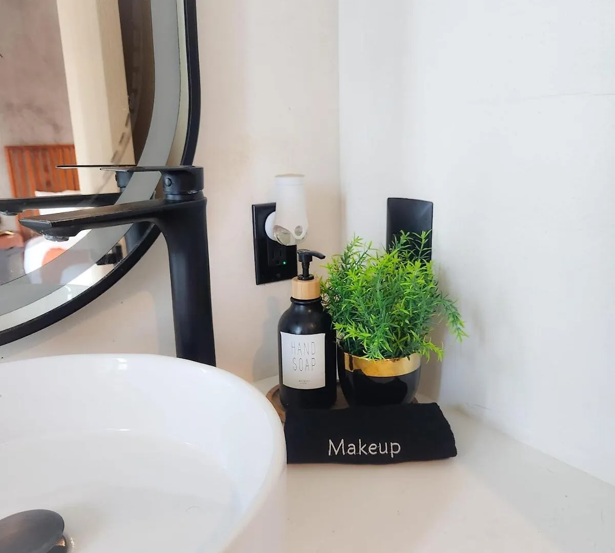 Boho Chic Studio Steps To 5Th Ave King Bed Wifi Rooftop Pool Playa del Carmen Apartment
