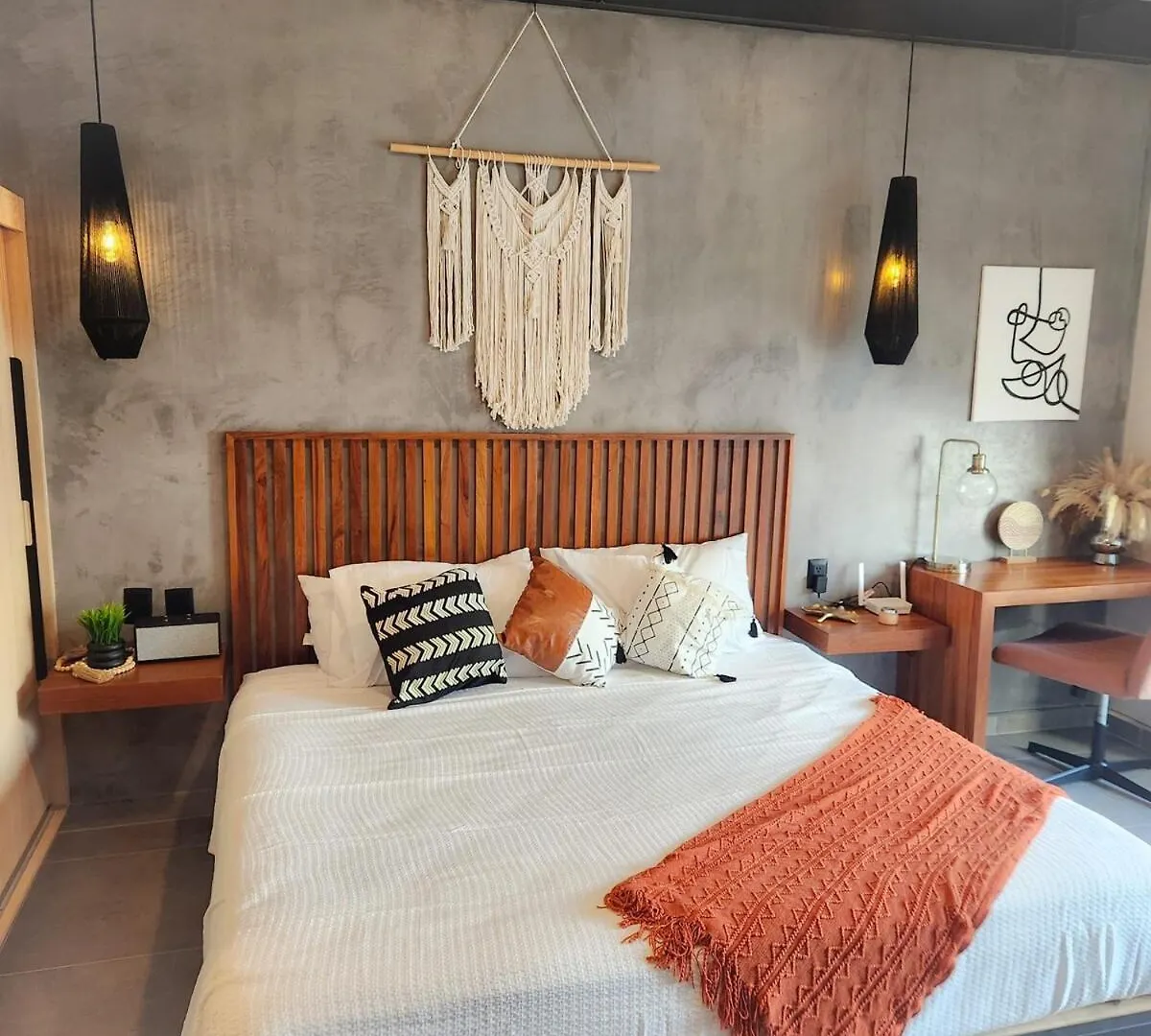 Boho Chic Studio Steps To 5Th Ave King Bed Wifi Rooftop Pool Playa del Carmen Apartment