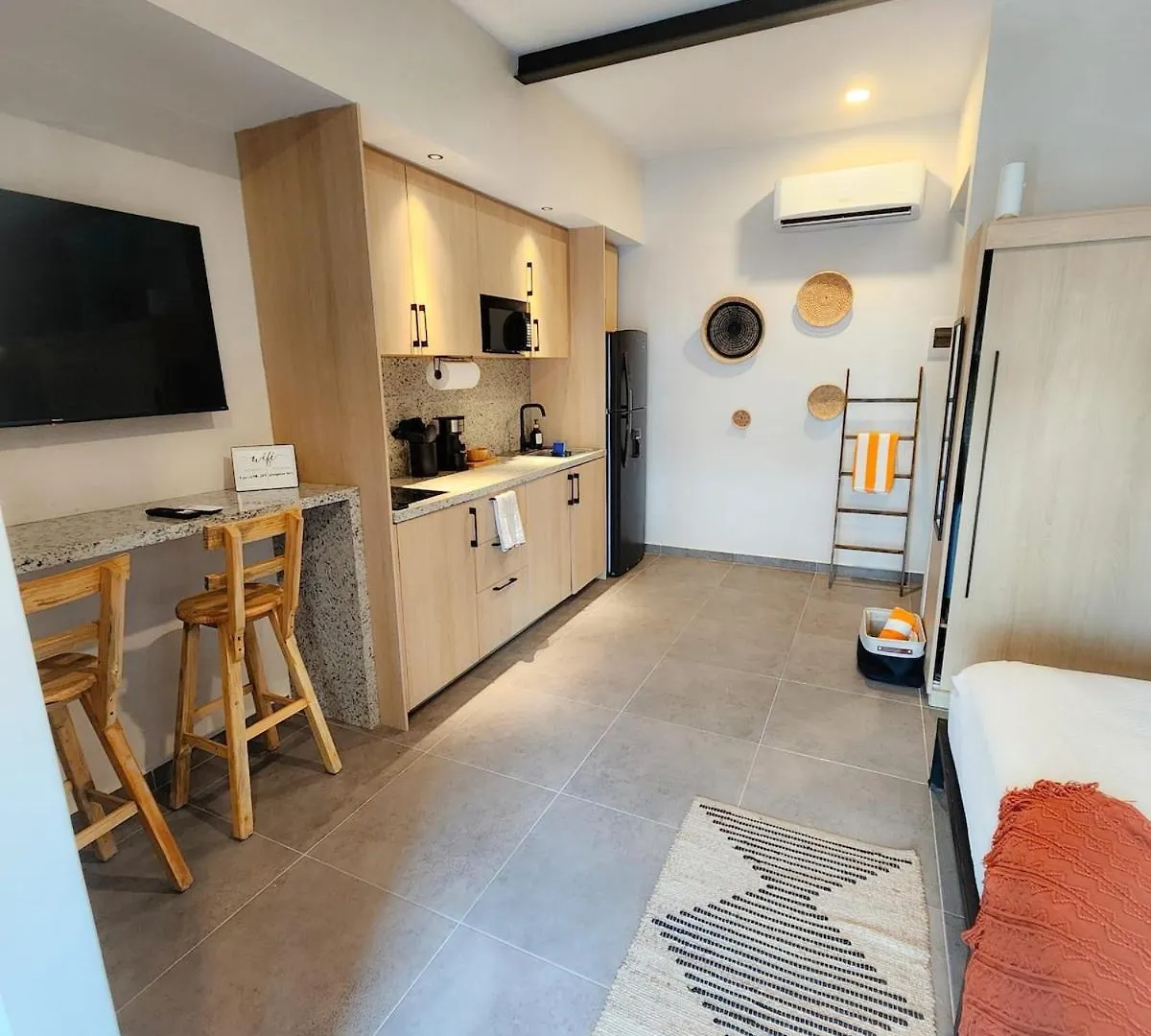 Boho Chic Studio Steps To 5Th Ave King Bed Wifi Rooftop Pool Playa del Carmen
