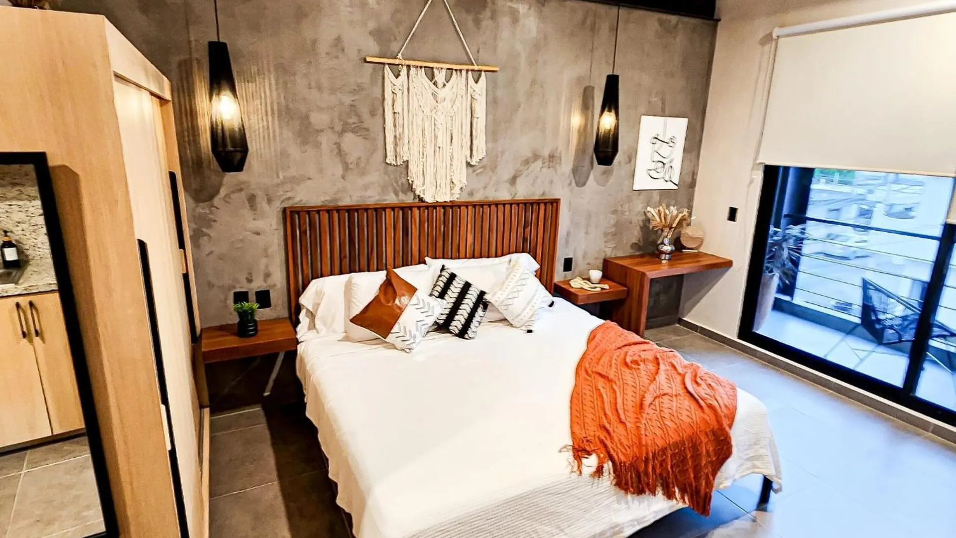 Boho Chic Studio Steps To 5Th Ave King Bed Wifi Rooftop Pool Playa del Carmen Apartment