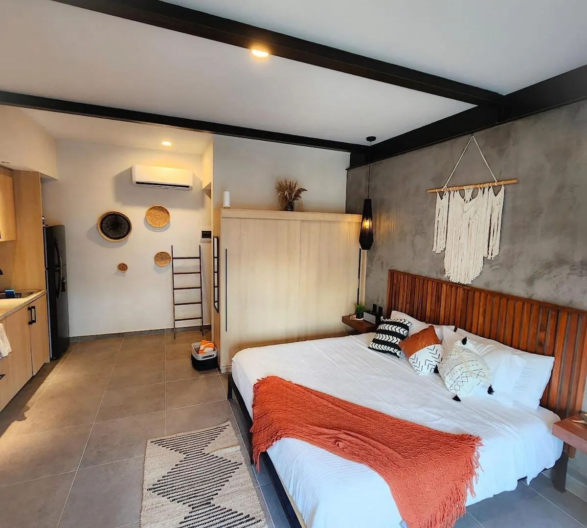 Boho Chic Studio Steps To 5Th Ave King Bed Wifi Rooftop Pool Playa del Carmen